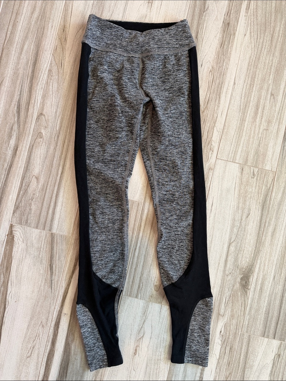 Beyond Yoga Grey Black Leggings XS